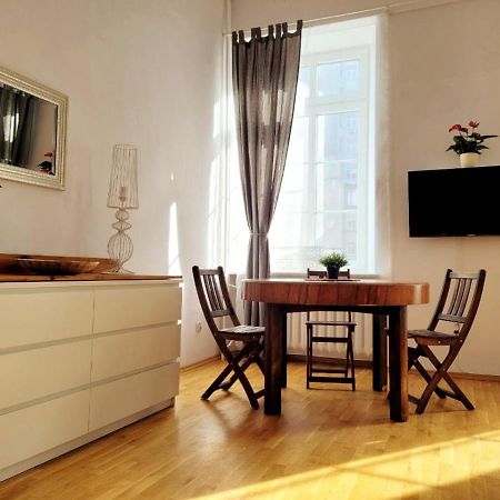 Przytulne Apartamenty W Centrum Warszawy Lok 2 วอร์ซอ ภายนอก รูปภาพ