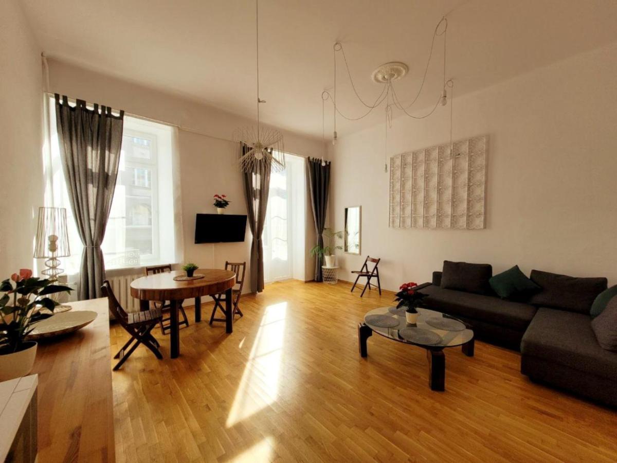 Przytulne Apartamenty W Centrum Warszawy Lok 2 วอร์ซอ ภายนอก รูปภาพ